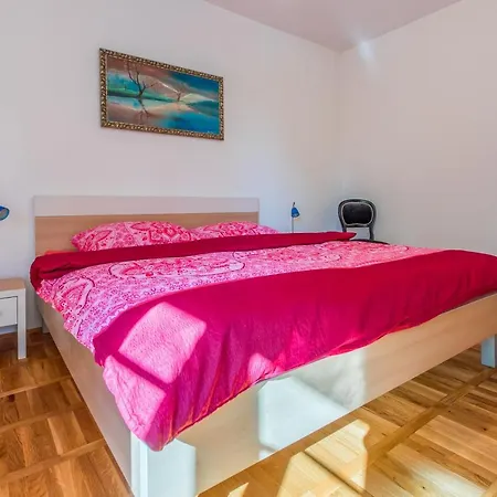 Goran Apartment