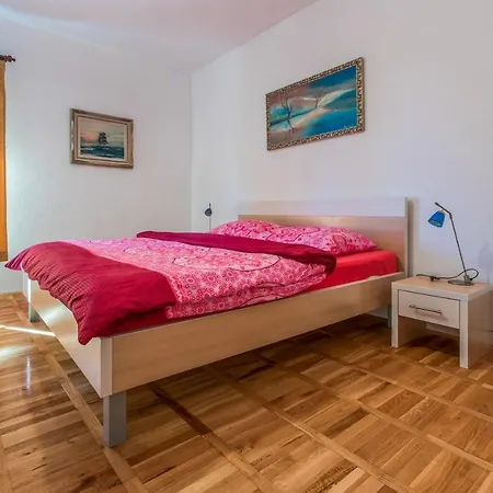 Goran Apartment